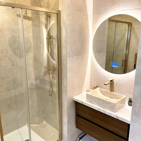 2 Pièces Avec Balcon * Nice