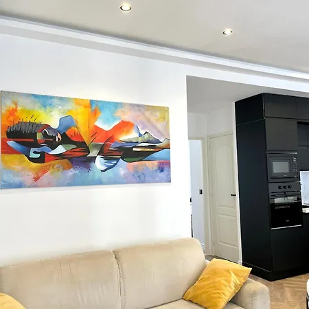 2 Pièces Avec Balcon *